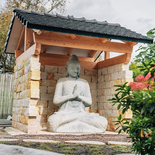 Buddha Außenanlage Japanhaus Sand Eventlocation Ortenau